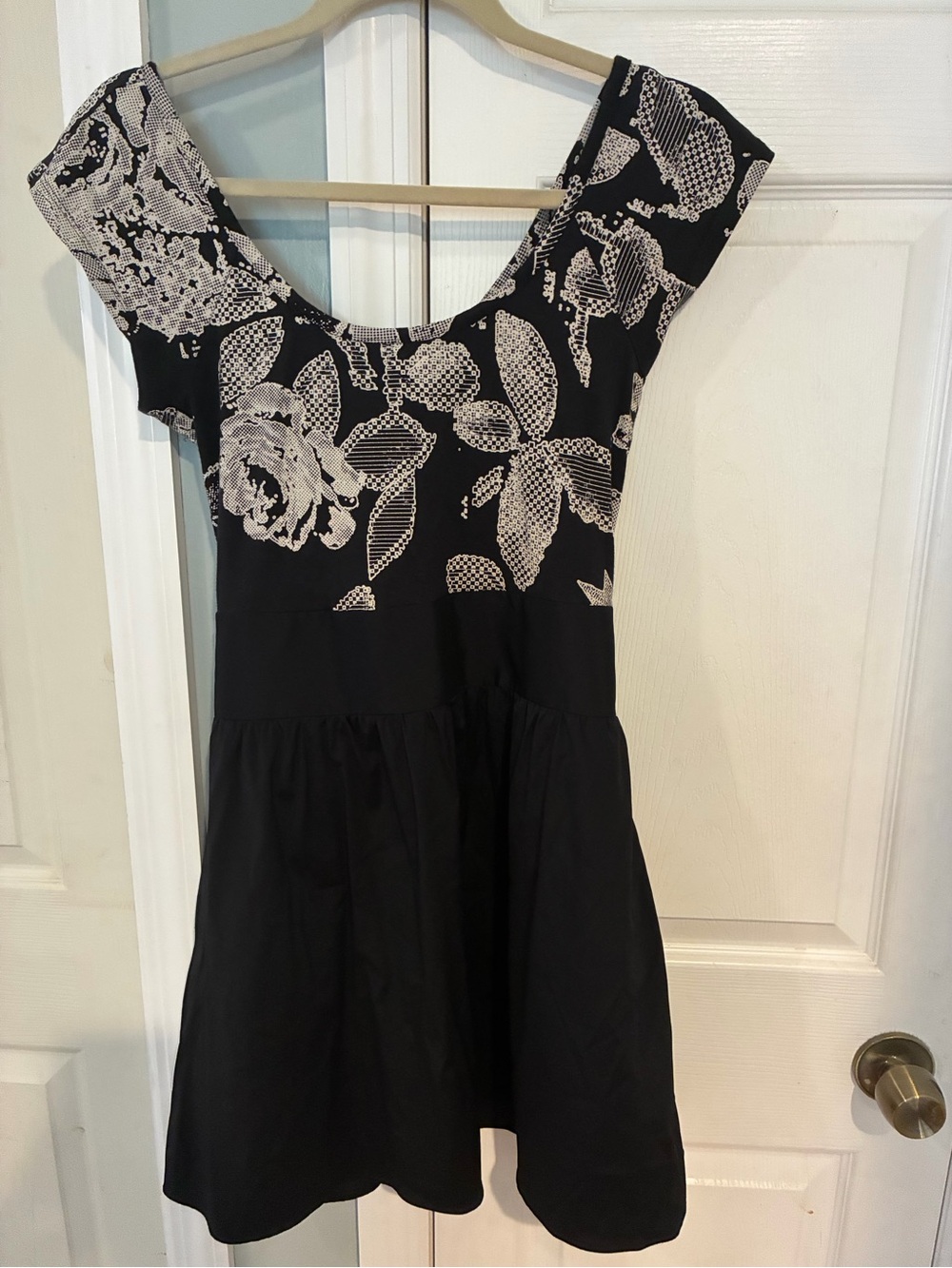 🖤🌸 Express Floral Fit & Flare Dress | Size 4